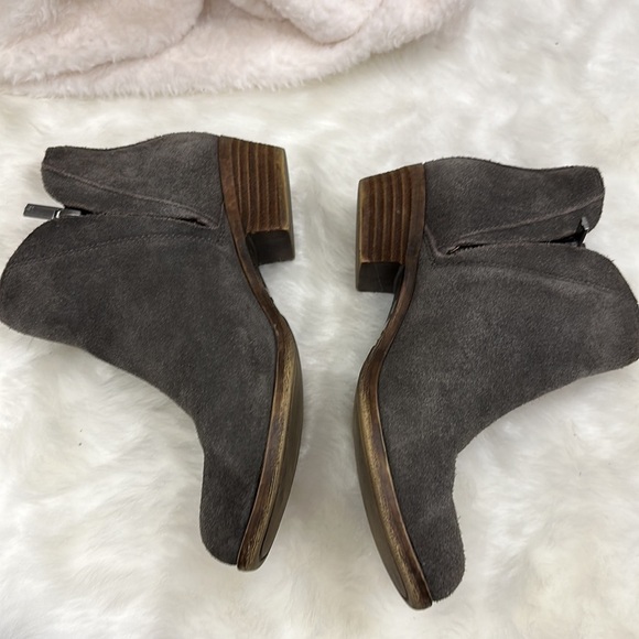 Lucky, Brand, LP Dash Brennan, 6M/36 grey booties - Picture 11 of 17